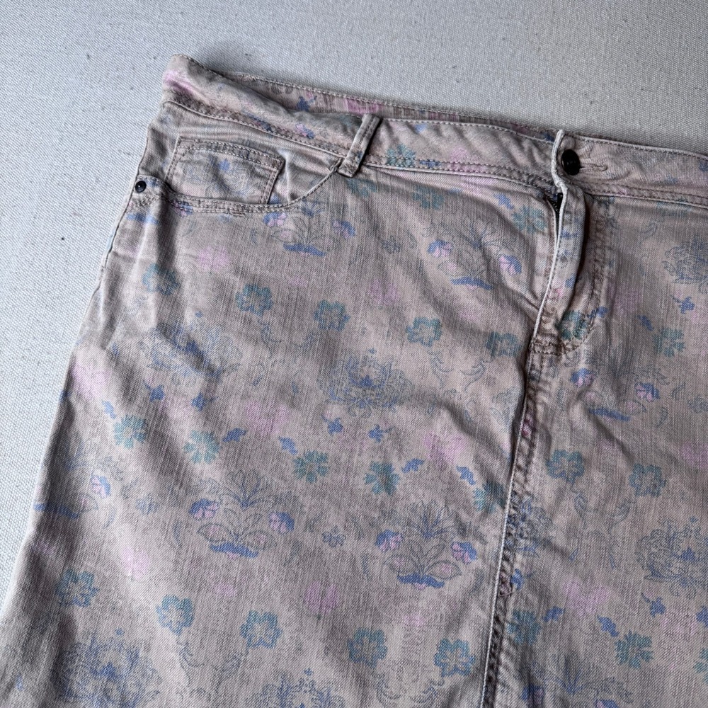 Sonoma Life Style Faded Floral Denim Mini Skirt Tan Pink Blue Modern Fit Size 16